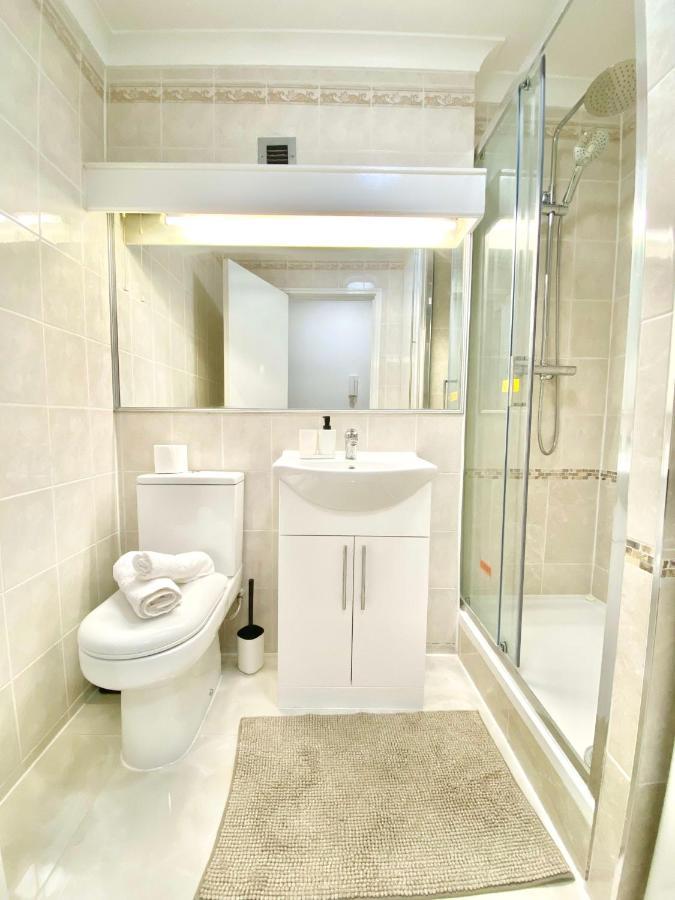 - Balcony- Kensington-24 7 Security Apartment *