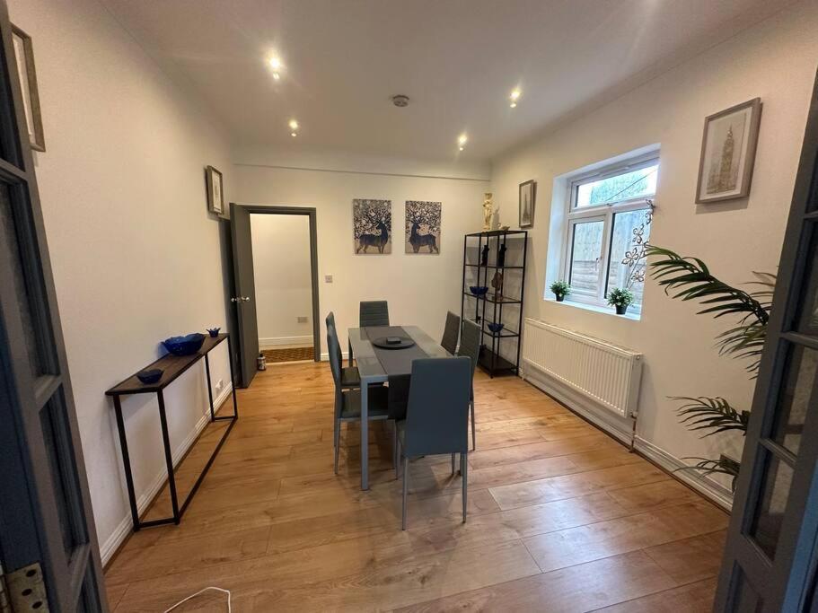 5 Bedroom House Se6 * London