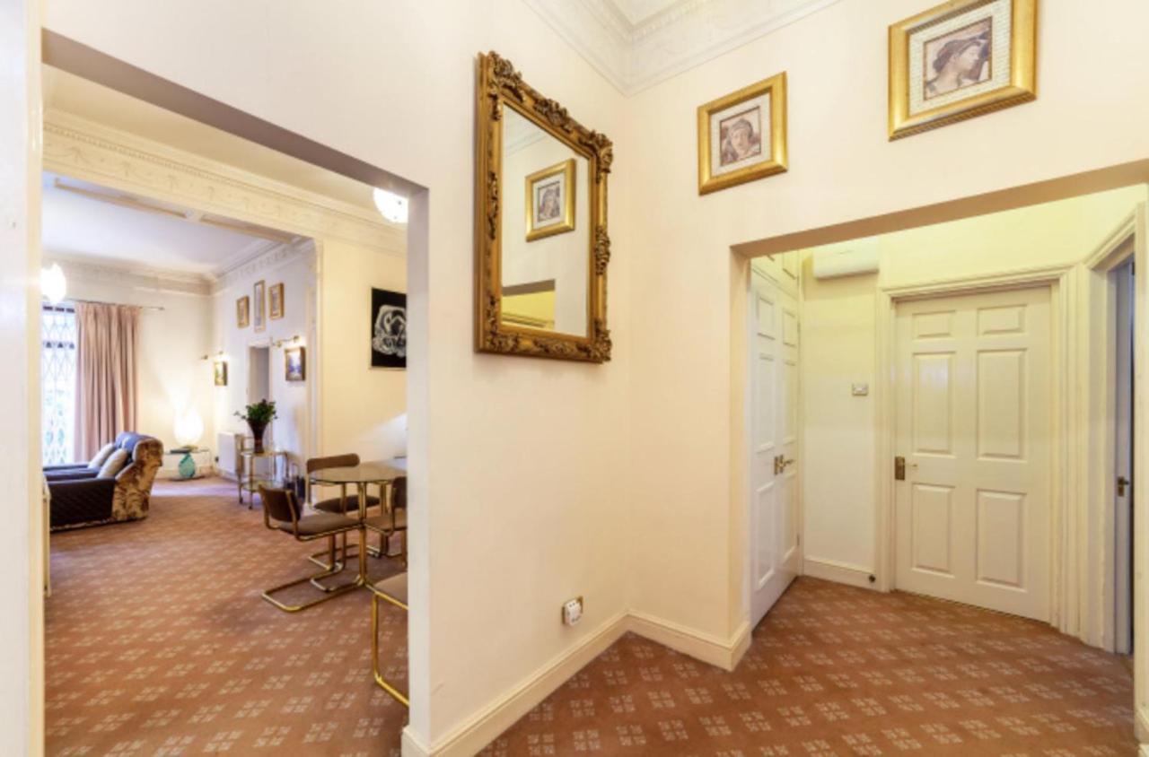 Appartement Large 3 Bed In Kensington Gardens *