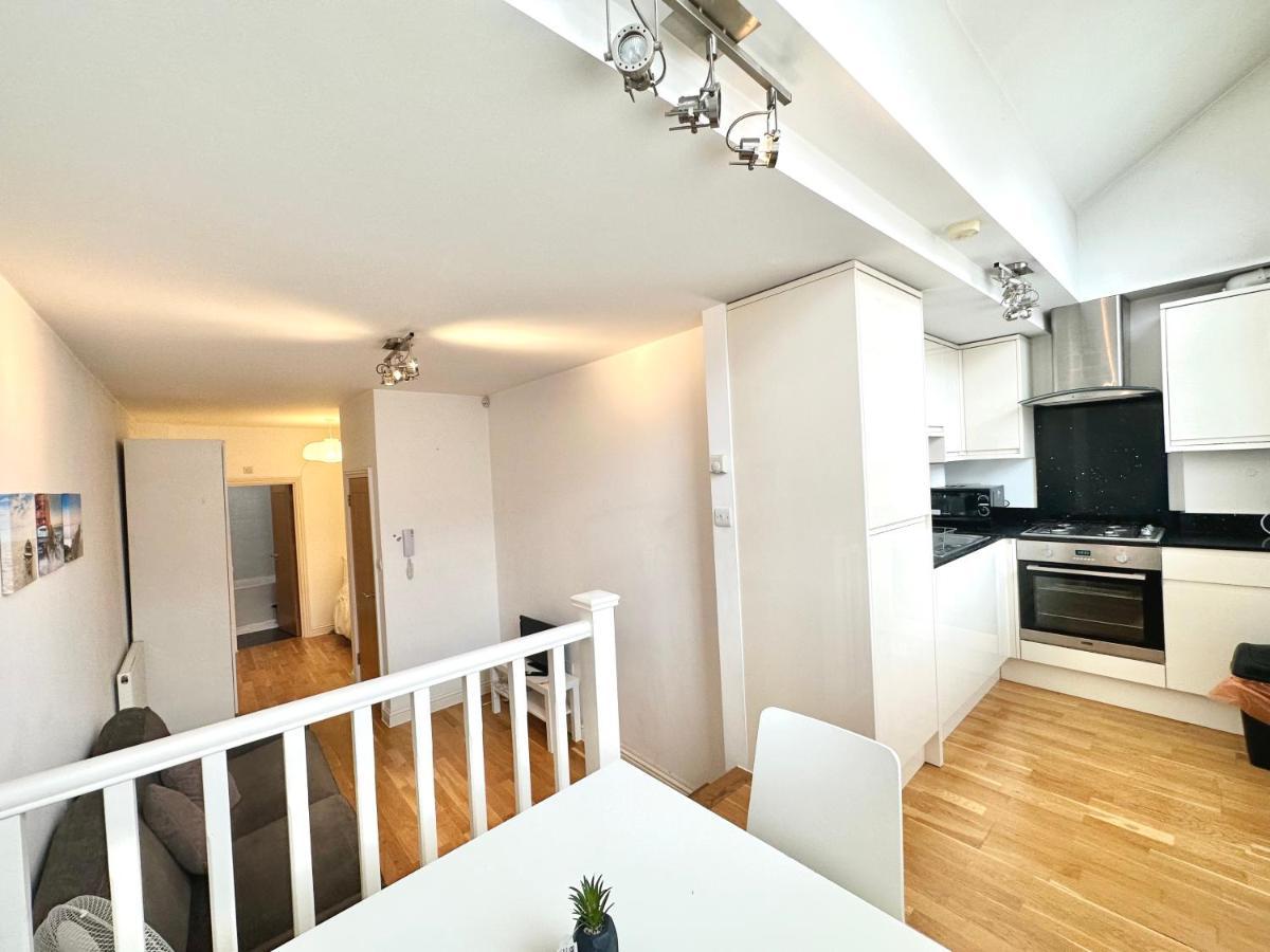 137 Camden Town Apartment *