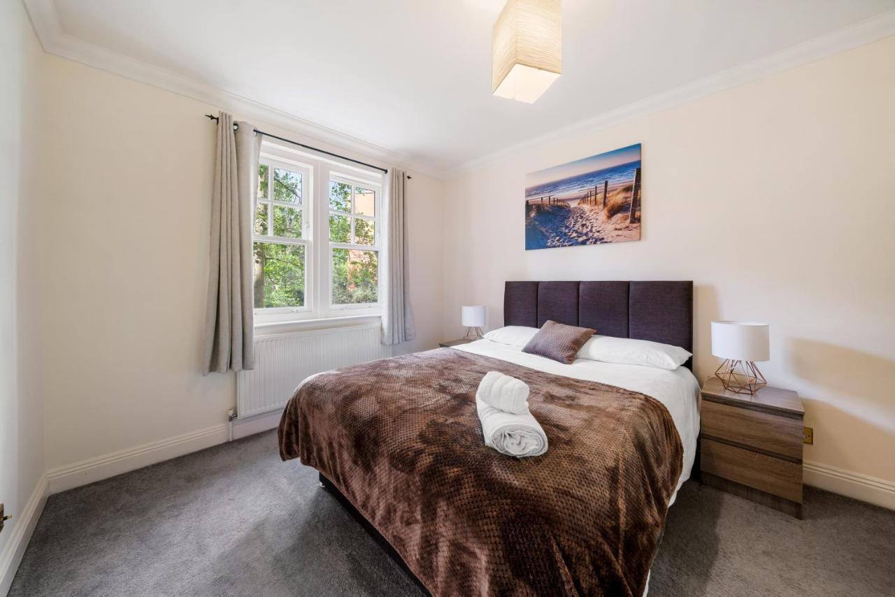 Terrific 2 Bed 2 Bath Apt With Gym & Roof Terrace -12 Mins From Appartement
