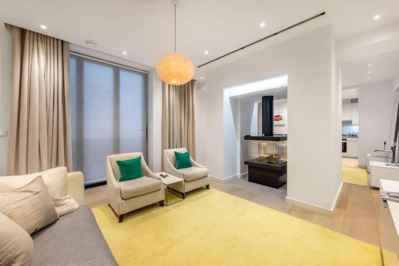 Posh 3 Bedroom Flat With Terrace And Indoor Fireplace In Mayfair, Near Hyde Park Londen