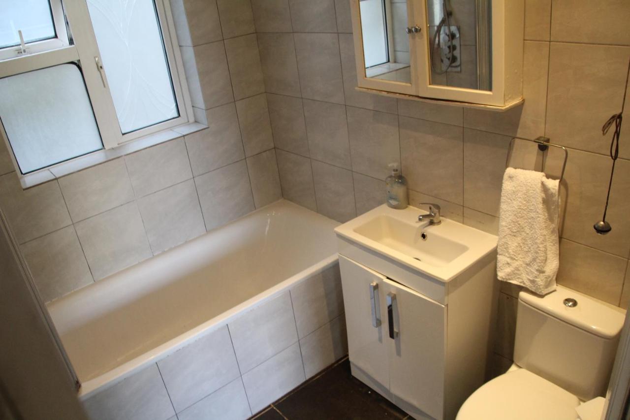 Comfortable Single Bed Garden View Alloggio in famiglia Londra
