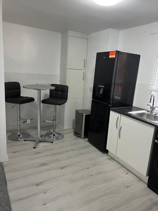 Lejlighed Spacious 1 Bedroom Unit In West *