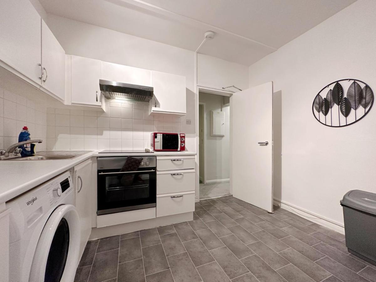 Appartement Zoey Place Near Thames River - 2 Double Beds, 1 Single Bed, Spacious, Ideal For Families *