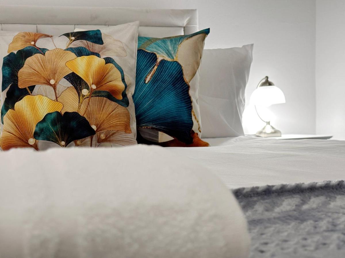 Zoey Place Near Thames River - 2 Double Beds, 1 Single Bed, Spacious, Ideal For Families Appartement