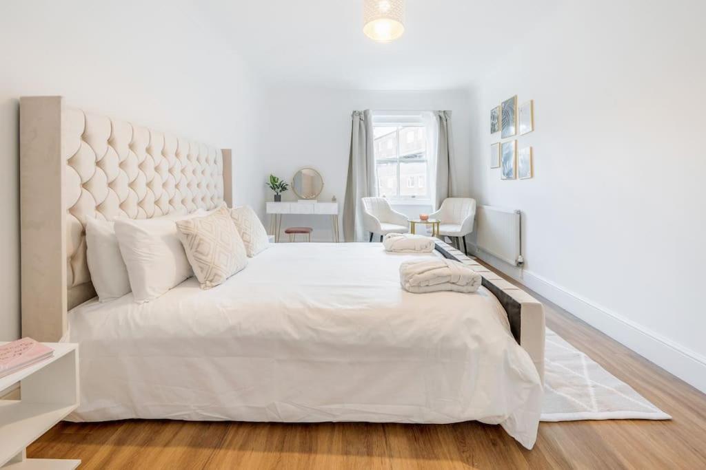 Semesterbostad House 10 Mins To Tower Bridge Hot Tub & Parking