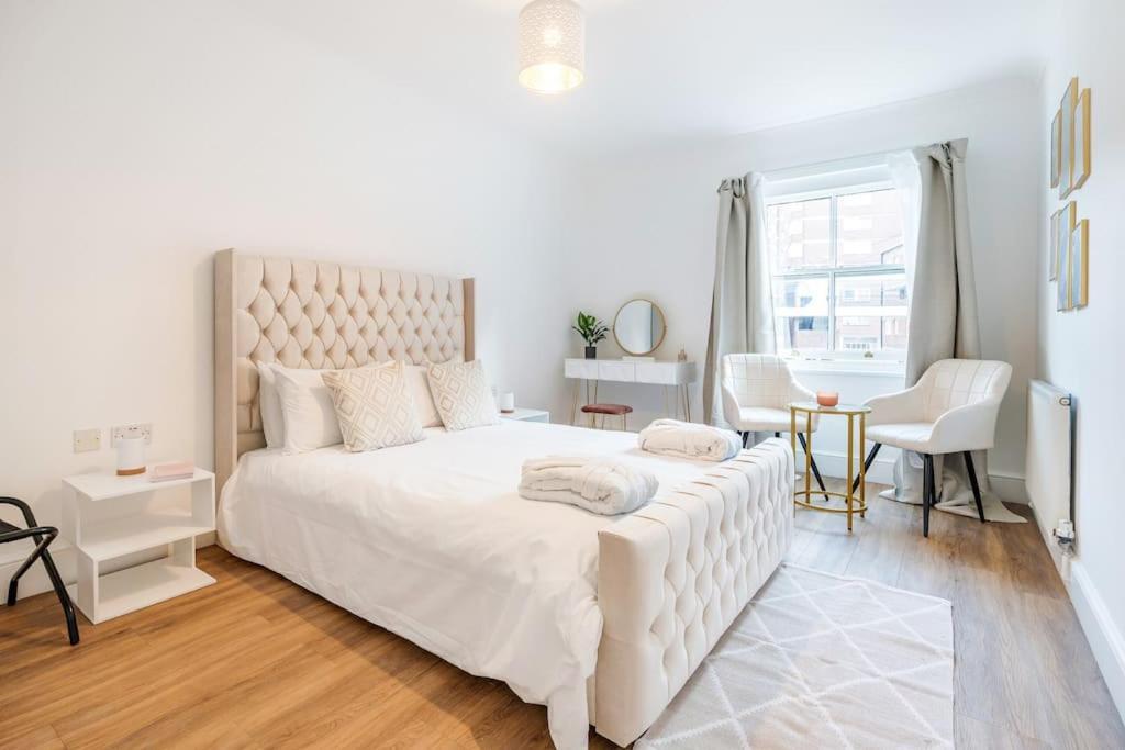 Semesterbostad House 10 Mins To Tower Bridge Hot Tub & Parking