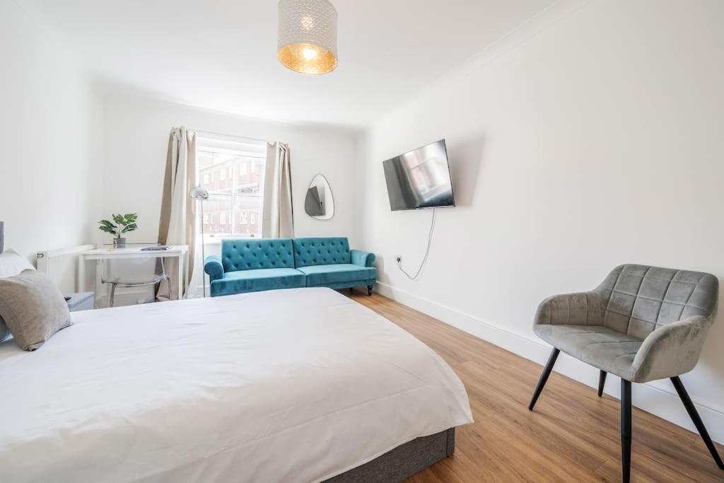 House 10 Mins To Tower Bridge Hot Tub & Parking Semesterbostad London