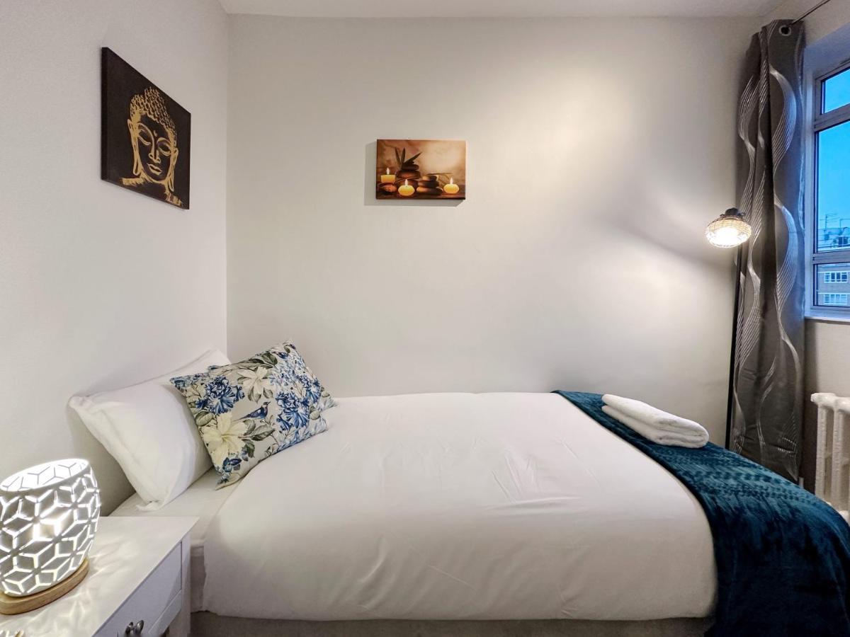 Zoey Place Near Thames River - 2 Double Beds, 1 Single Bed, Spacious, Ideal For Families Appartement *