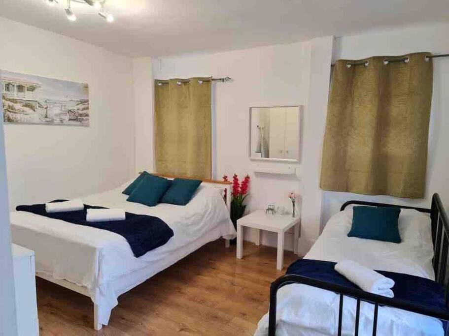 Nice Flat Near Central * Londra