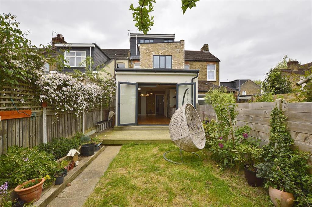 Accommodatie bij particulieren Contemporary 3 Bed House With Spacious Garden Close To Stratford & Canary Wharf