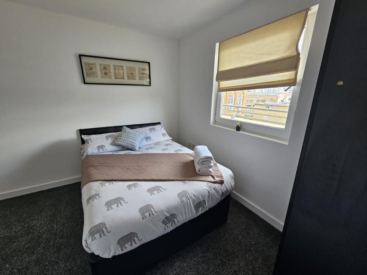 Panoramic City Views, Free Wifi, Canary Wharf Penthouse Appartement Londres