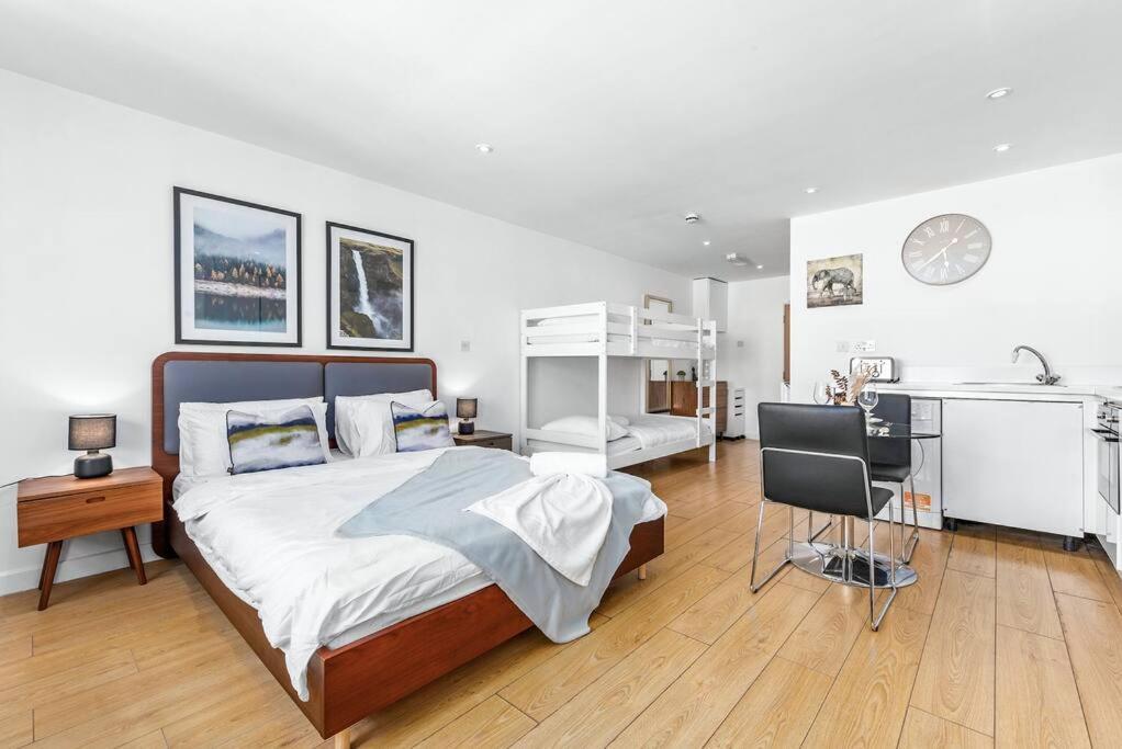 Piccadilly Haven, Flat In Vr12 Appartement *