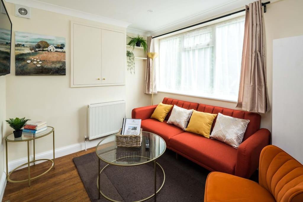 Where Style & Convenience Combine- Photo Id Required Appartement Londen