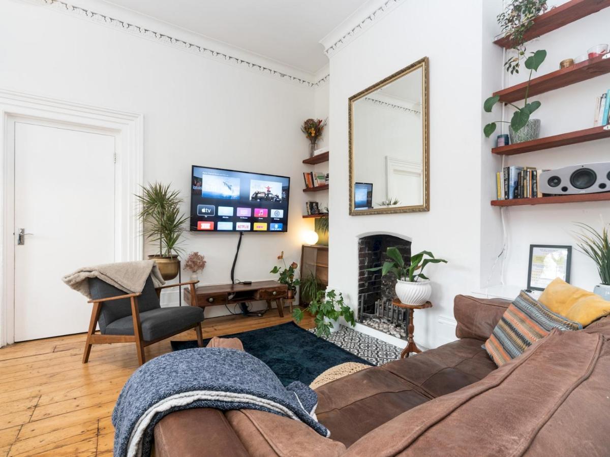 Pass The Keys Rustic And Quirky Flat In Charming Charlton Village Appartement