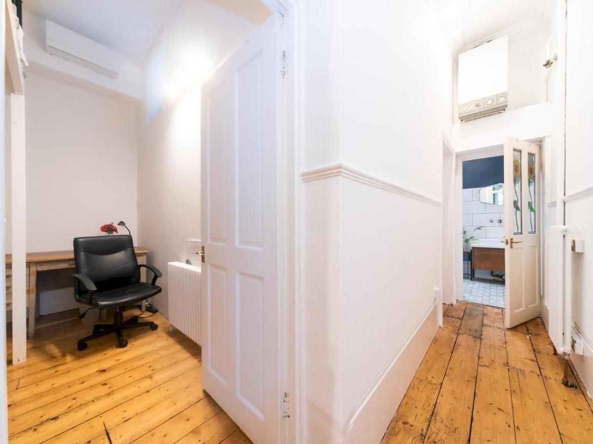 Pass The Keys Rustic And Quirky Flat In Charming Charlton Village Appartement *
