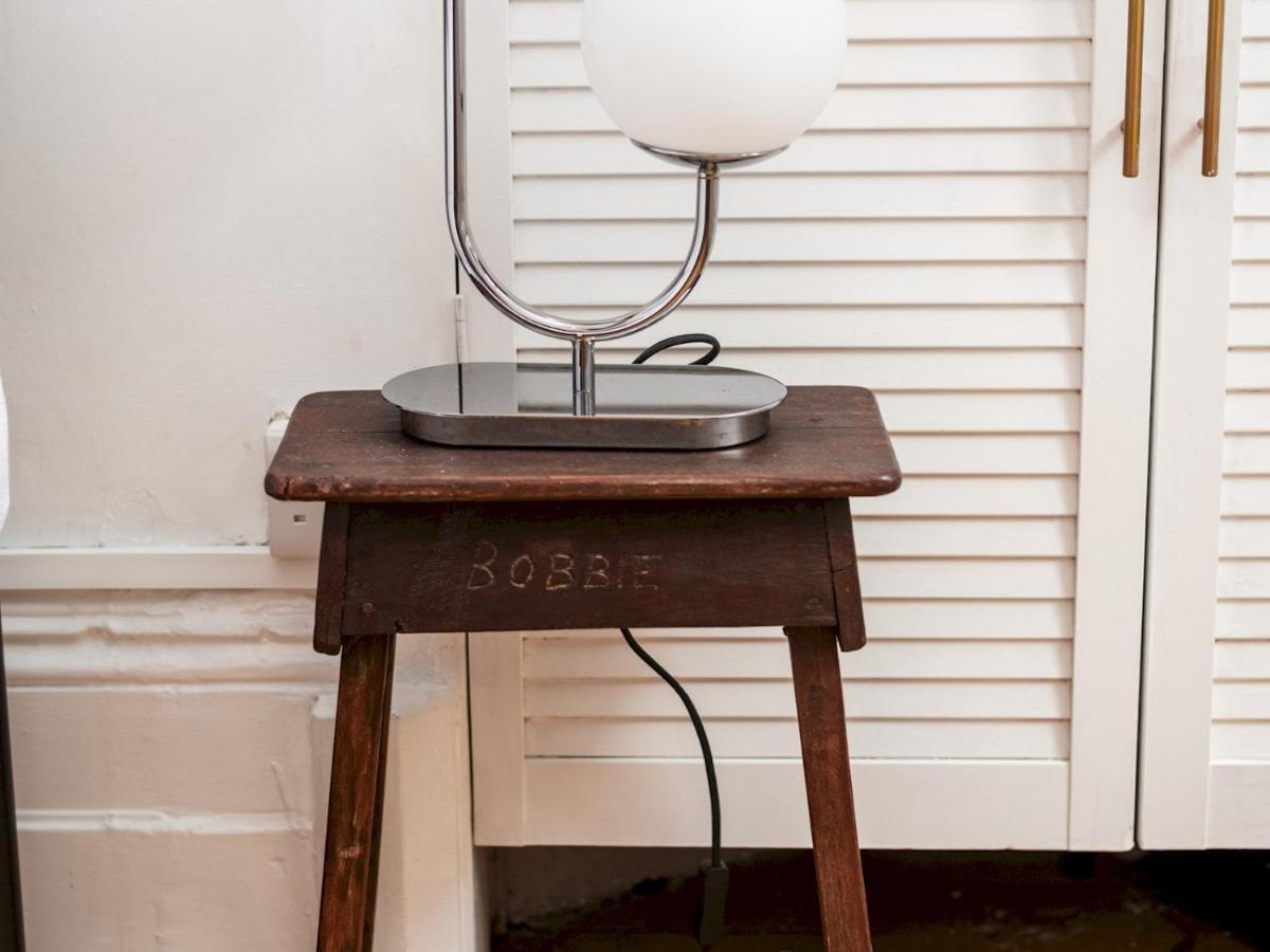Pass The Keys Rustic And Quirky Flat In Charming Charlton Village Appartement Londen