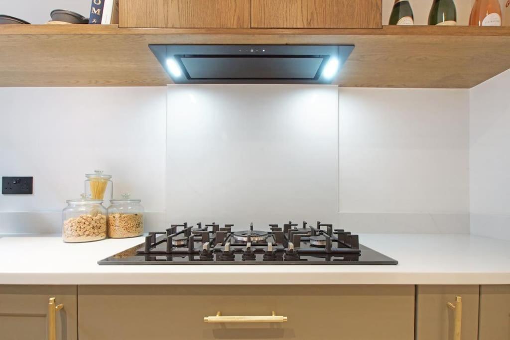 Lejlighed Newly Refurbished, Cosy & Modern In E17 *