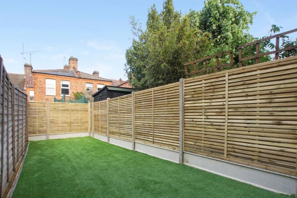 Newly Refurbished, Cosy & Modern In E17 Lejlighed *