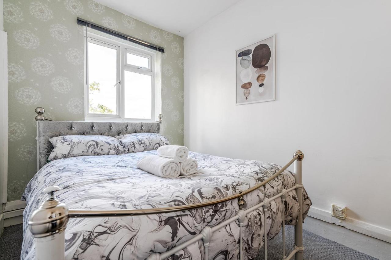 Astonishing Two Bedroom In Nelson Appartement Londen