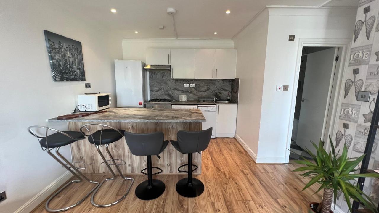 Appartement Comfy 2 Bedroom - Finchley Road, Londen