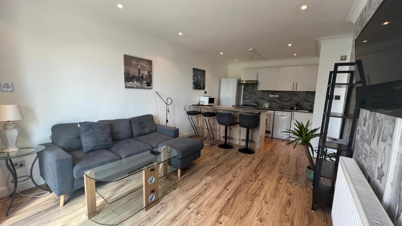 Comfy 2 Bedroom - Finchley Road, Appartement Londen