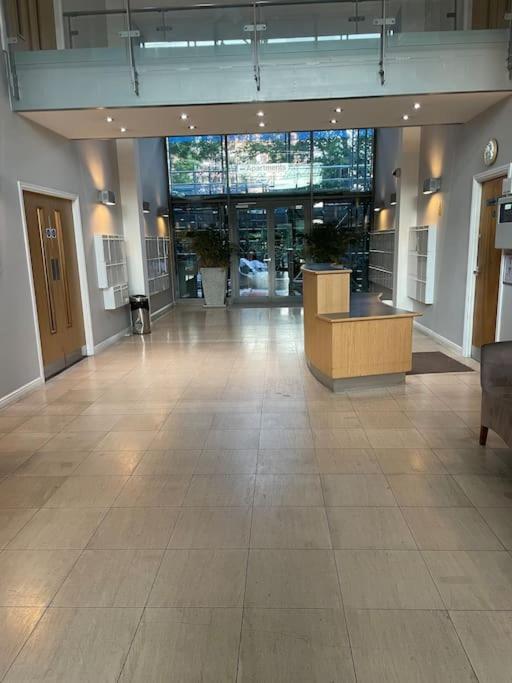 Lejlighed 31 Galleria Court London