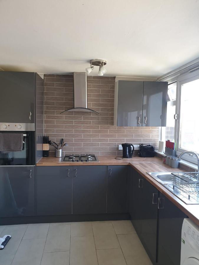 Stylish 4 Bedroom Flat * Londen