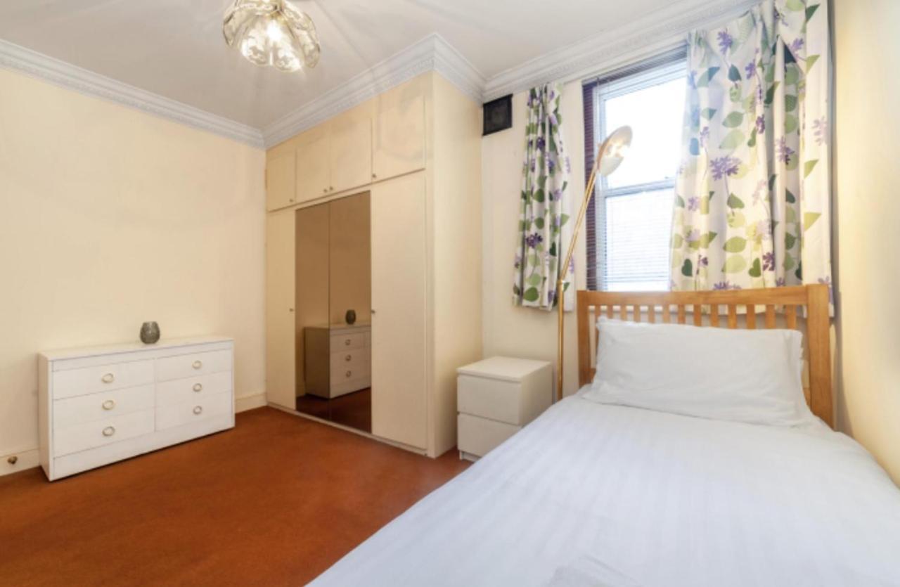 Remarkable 3-bedroom In Appartement Londen