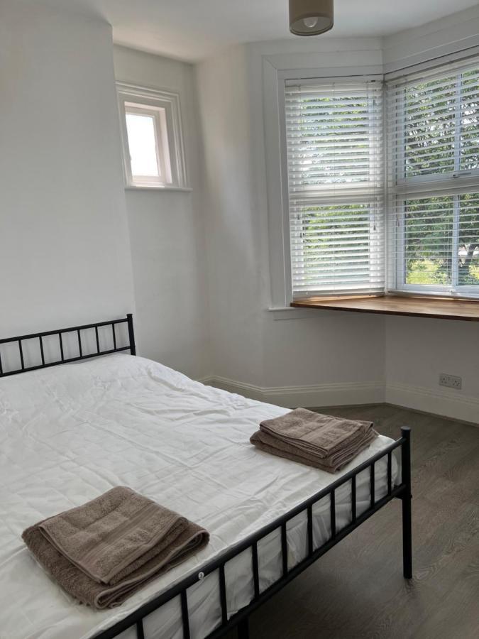 Bright And Stylish 2 Bedroom First Floor Flat Appartamento Londra