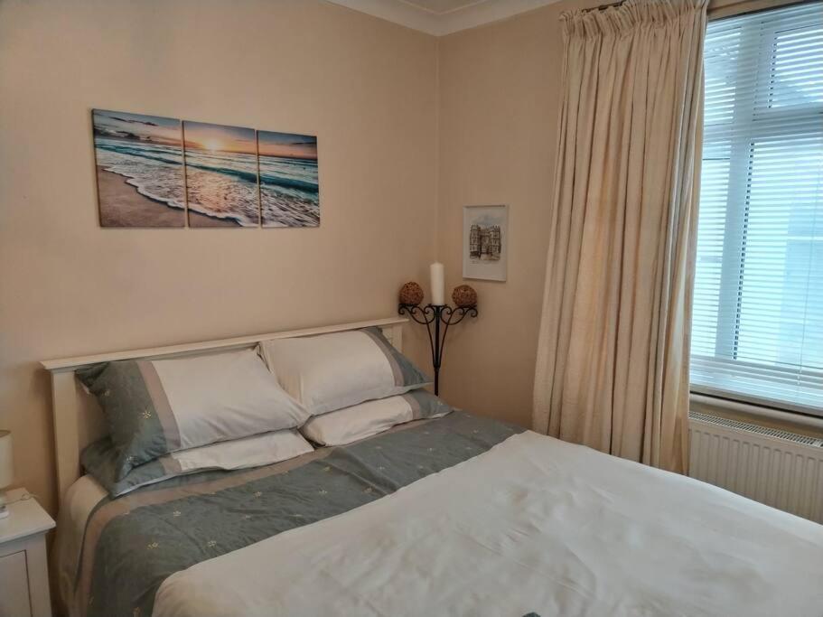 Wembley 2 Bed/2 Bath Modern Apt Appartamento