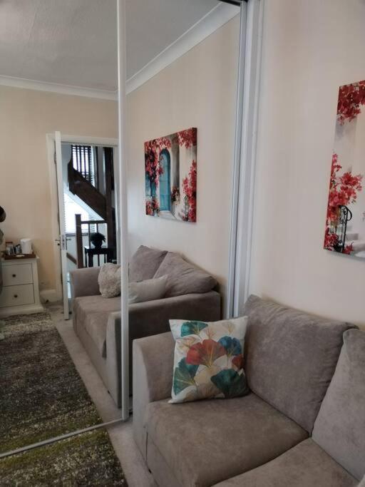 Wembley 2 Bed/2 Bath Modern Apt Londra