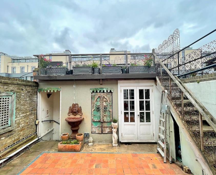 Golborne Road 3 Bedrooms Antique Rooftop Terrace Flat * Londen