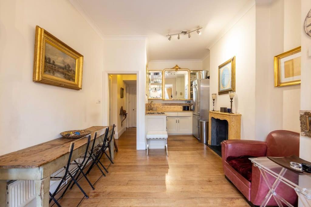 Appartement Golborne Road 3 Bedrooms Antique Rooftop Terrace Flat Londen
