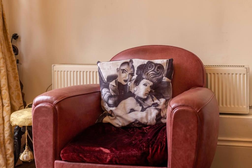 Golborne Road 3 Bedrooms Antique Rooftop Terrace Flat Appartement *