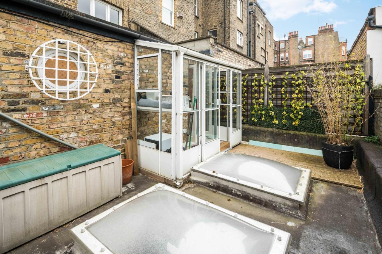 Superb Chelsea Rare Find With Patio 2 Min From Tube Lejlighed *