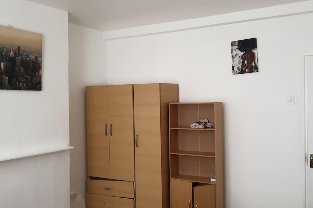 Apartment Huge By Bridge - King Sized Bed