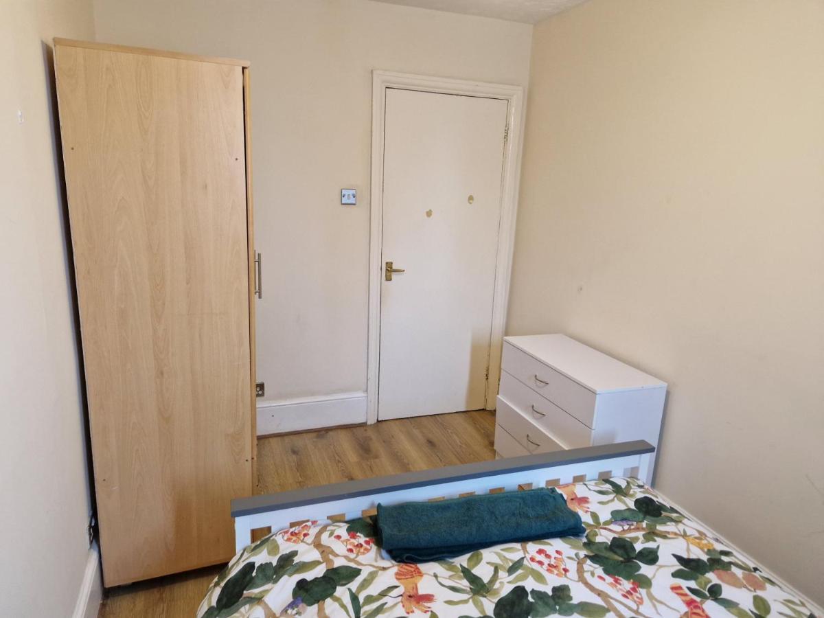Appartement A Discreet Flat For The Family. *