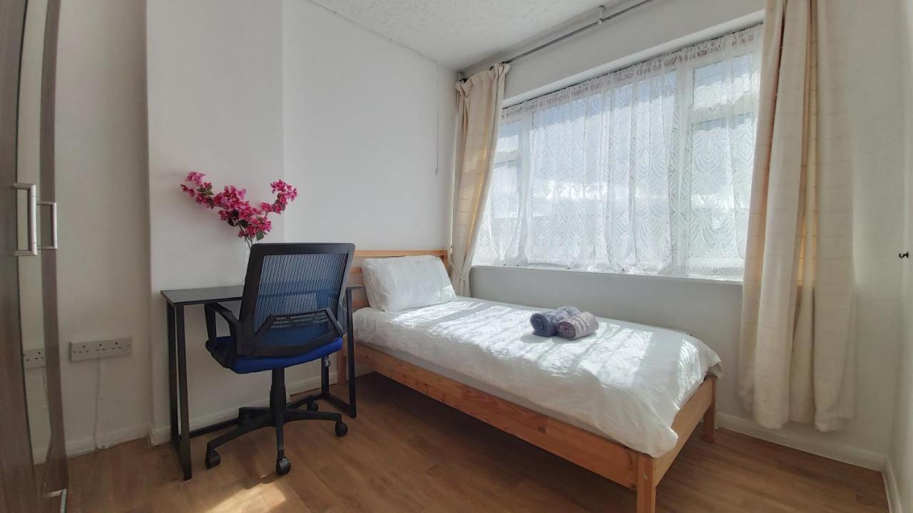 Guest house North Downs London
