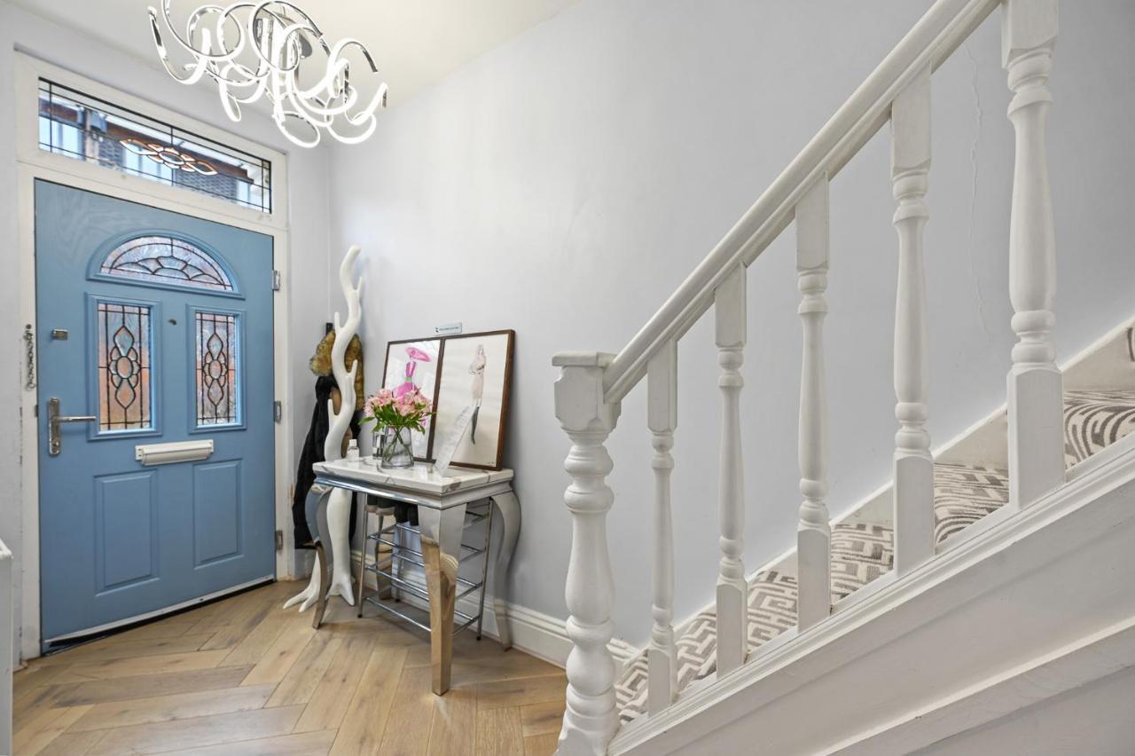 Wembley Luxury Residence- Opulence House Feriehus