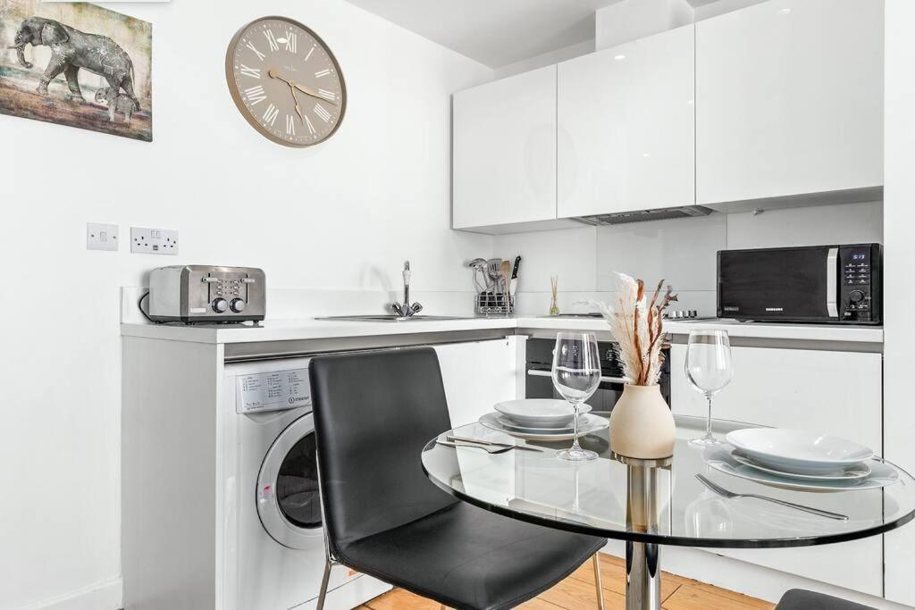 Appartement Piccadilly Haven, Flat In Vr12 Londres