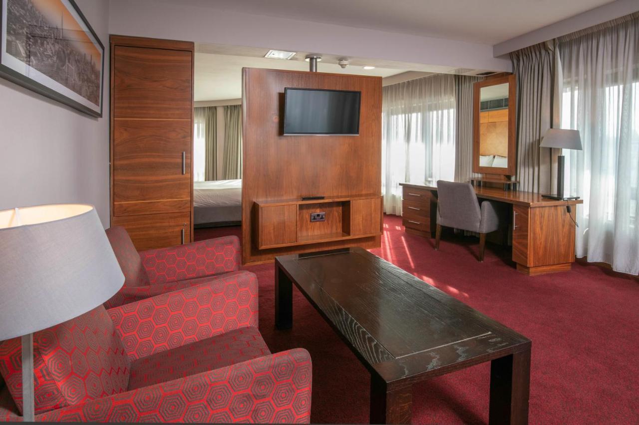 The Crown London, Worldhotels Distinctive Hotell
