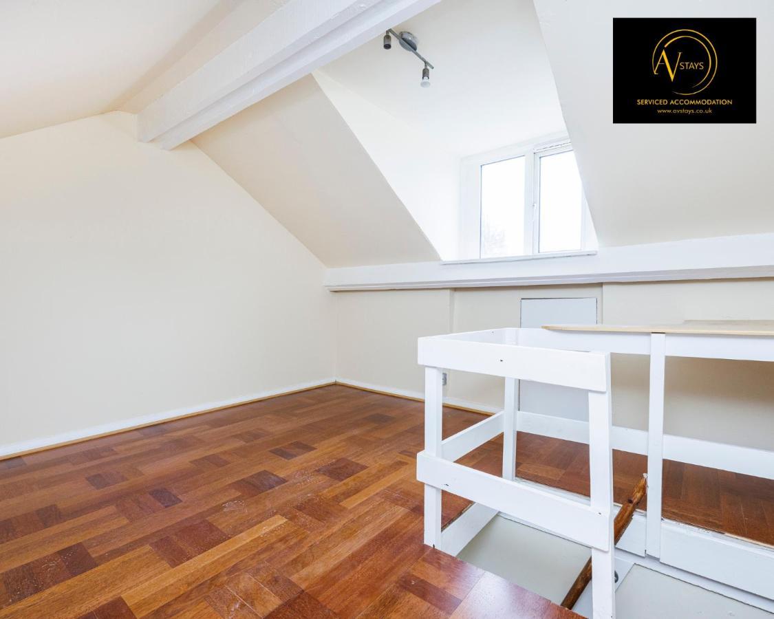 Semesterbostad 2 Bedroom House By Av Stays Short Lets Croydon With Free Wi-fi