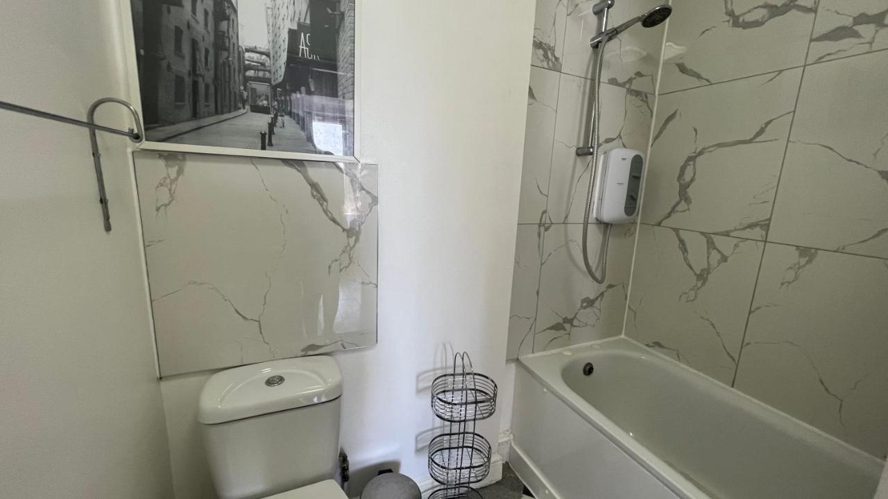 Appartement Comfy 2 Bedroom - Finchley Road, *