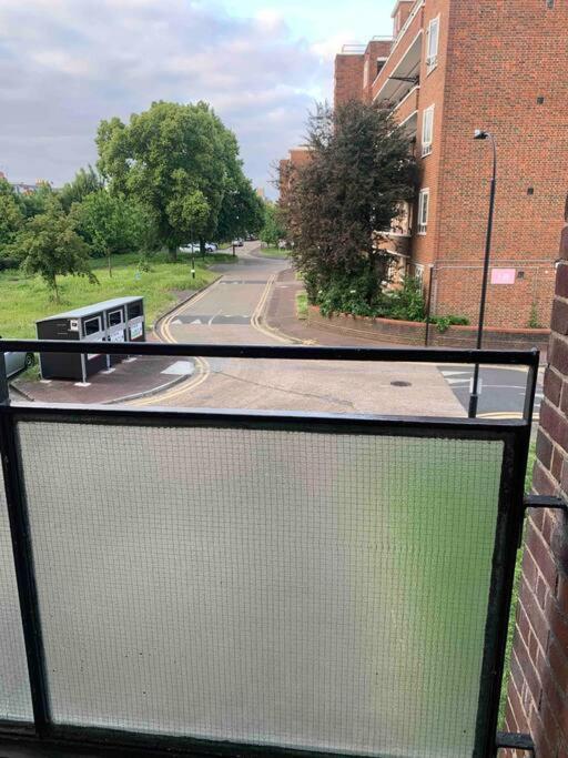 Apartment Entire 2 Bedroom London
