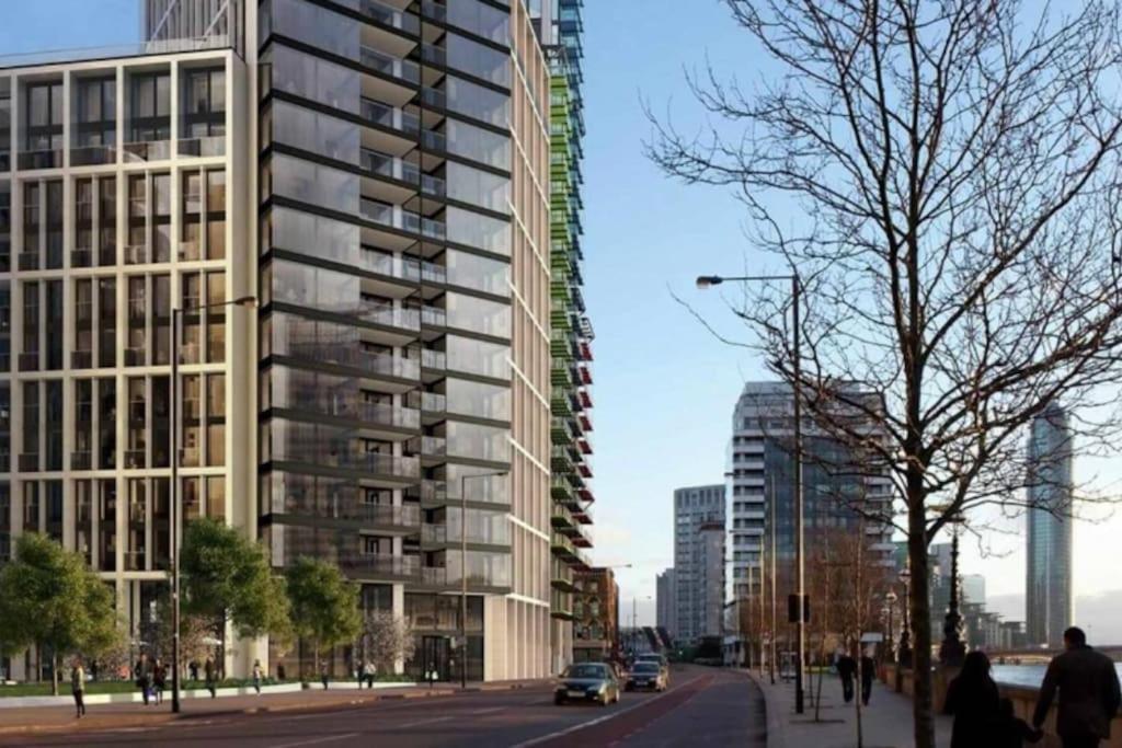 Lejlighed Riverside Luxury - Pool, Gym, Sauna, Cinema, Bowling Alley And More! London