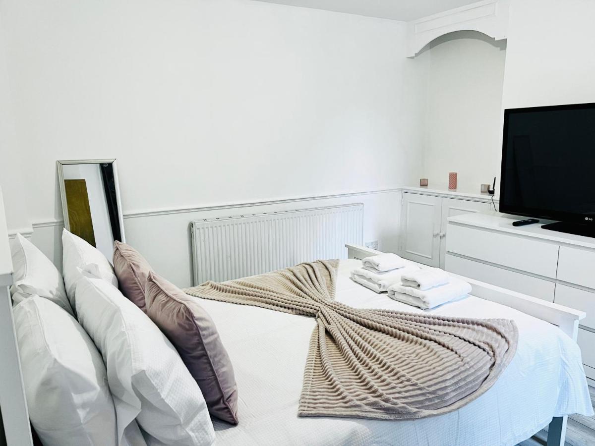 Private House Shepherd's Bush W3 *