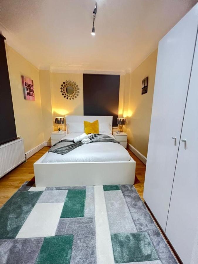 Lejlighed Three Bedrooms Three Bathrooms Sweet Flat London