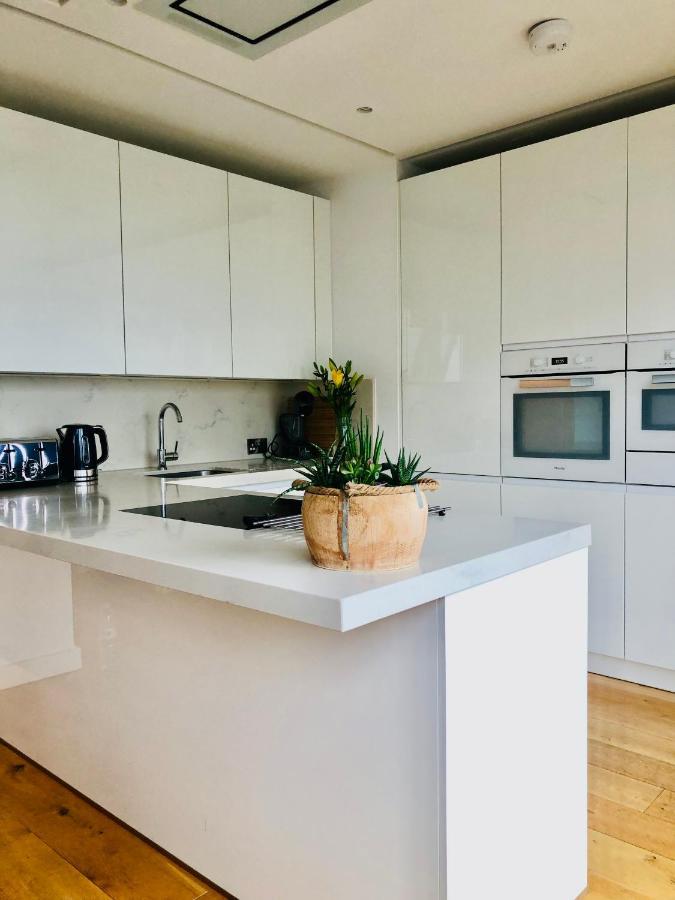 Luxury 2 Bedroom 20 Min From * Londen